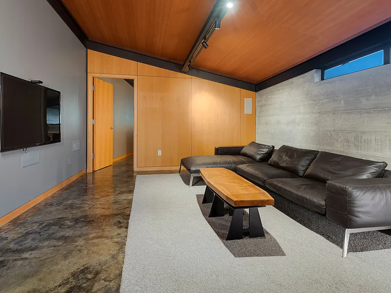 24670 Outlook Dr — Photo 44