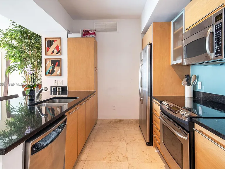 950 Brickell Bay Dr #1211 — Photo 4