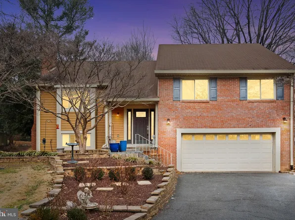 1952 Weybridge Ln, Reston, VA 20191