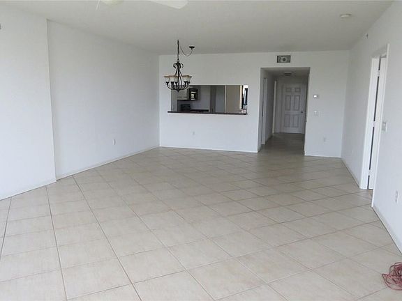 5th image of 2880 NE 14th Street Causeway #508