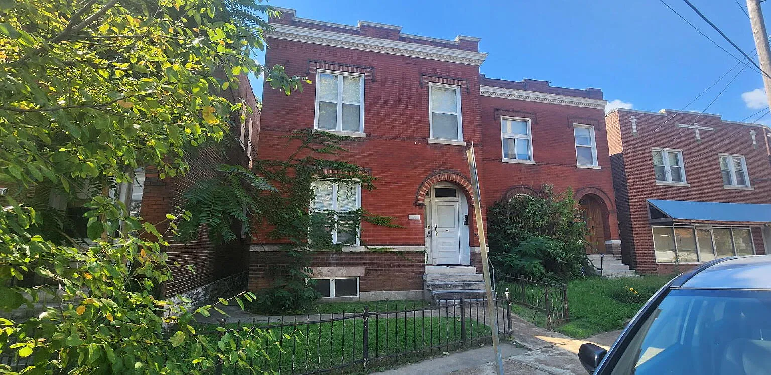 2 bed, 1.0 bath, $800 — Photo 1