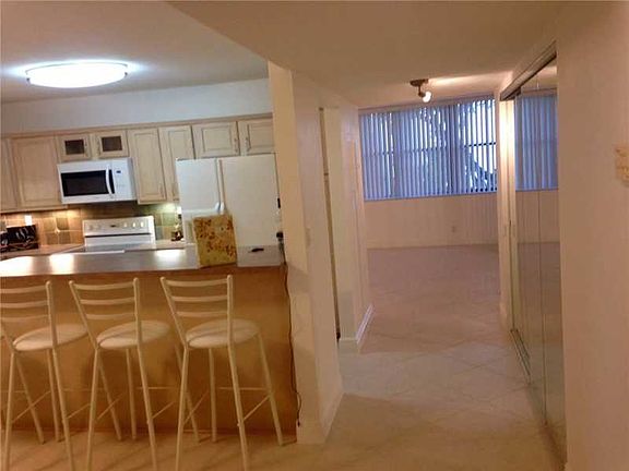 4th image of 20441 NE 30th Ave #2229