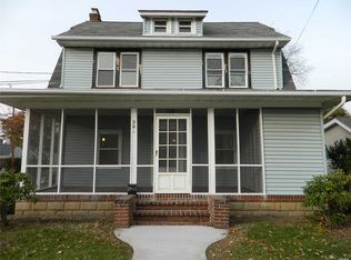 301 Sherman St, Lynbrook, NY 11563