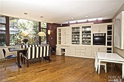 2nd image of 7 Castle Rock Dr