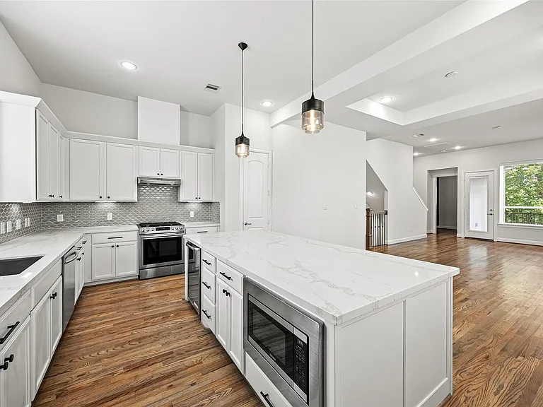 719 Leverkuhn St — Photo 13