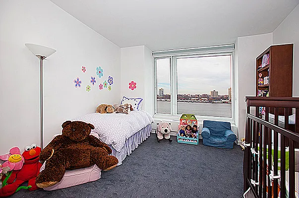 Sold by BLU Real Estate | media 26