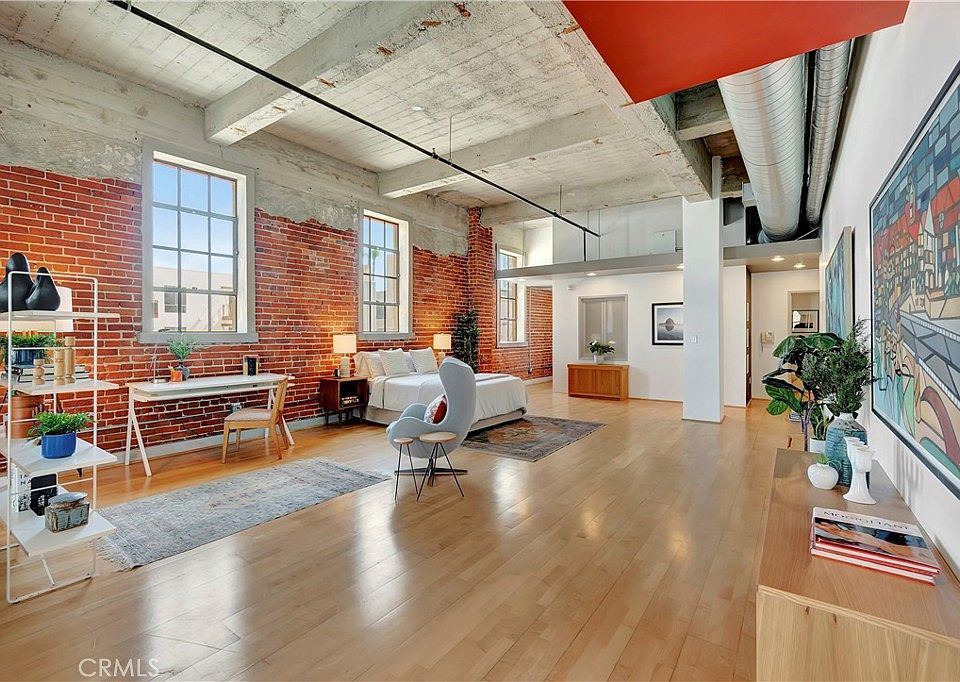 1st image of 207 E Broadway #402
