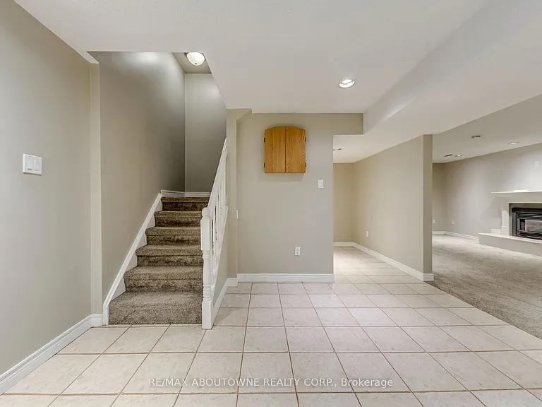 1124 Notley Cres — Photo 35