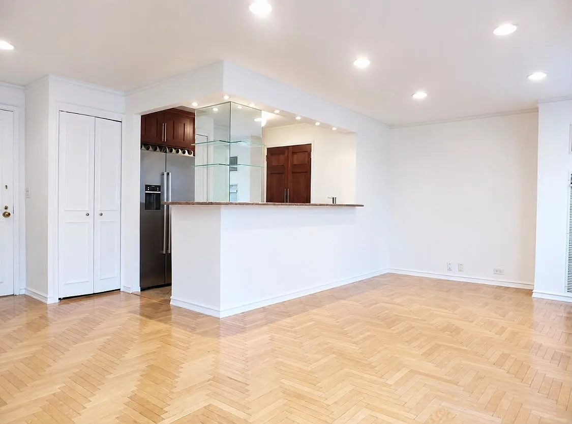 106 Central Park South — Photo 3