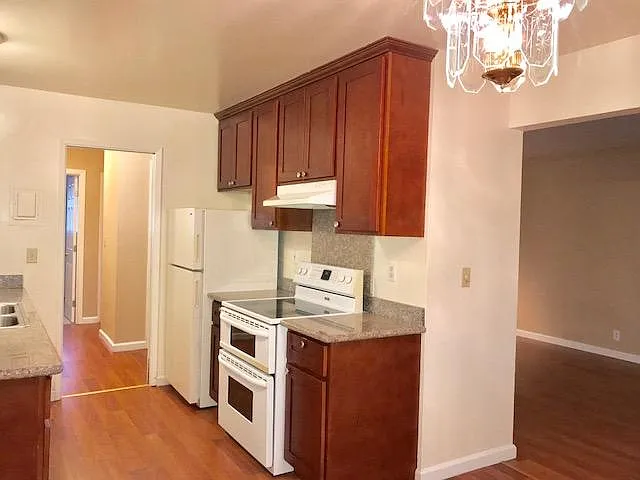 1920 Latham St #15 — Photo 6