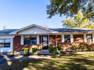 111 East Dr, Hartshorne, OK 74547