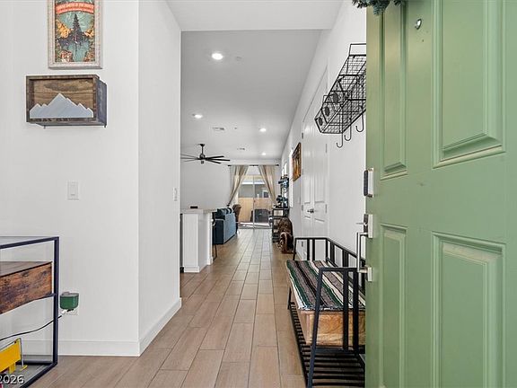 5th image of 823 Eaton Falls St