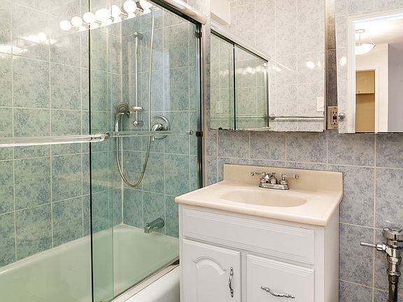 2nd image of 88 Bleecker St APT 1H