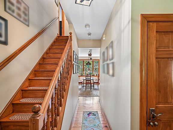 4th image of 2067 Chestnut St