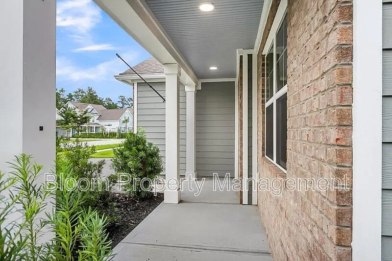 5 bed, 3.5 bath, 2721 sqft, $2,900 — Photo 4
