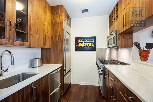 Rented by New York Residence | media 39