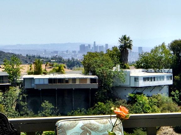 4th image of 2130 Linda Flora Dr
