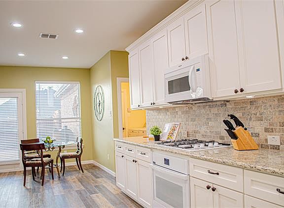 4th image of 7849 Rainbow Falls Dr