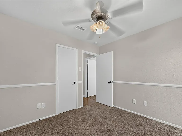 209 Glenwood Dr — Photo 15