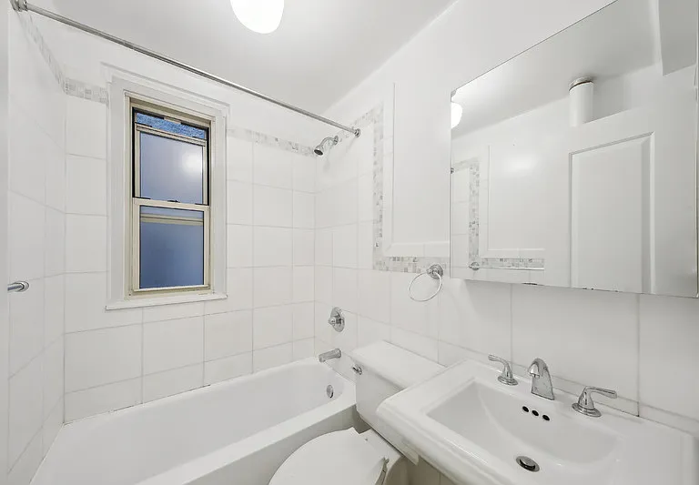 25 E 10th St #10F — Photo 8