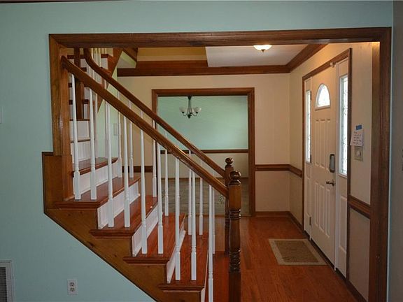 5th image of 902 Trafalgar Ct