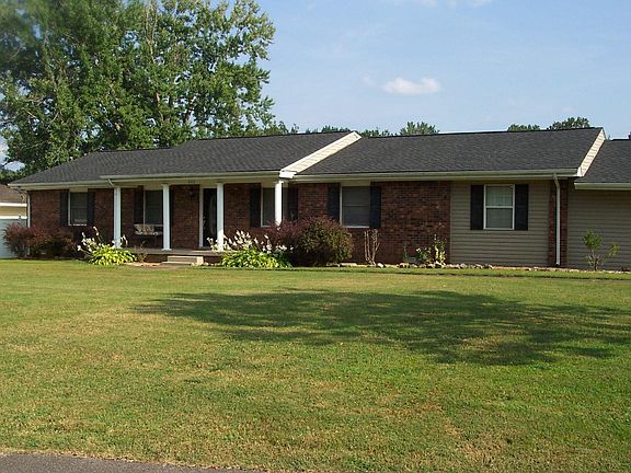 3rd image of 300 Barton Cir