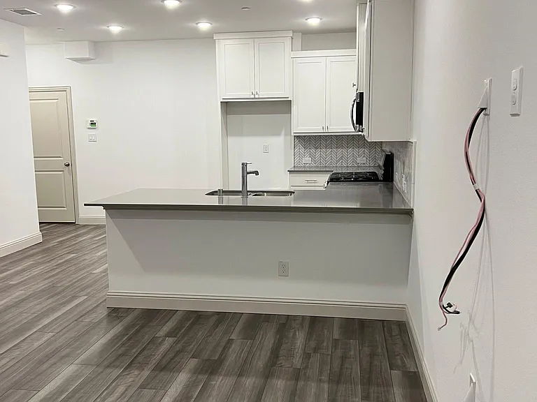 6041 Roper Rd — Photo 6