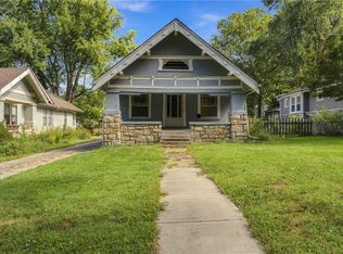 5817 Oak St, Kansas City, MO 64113