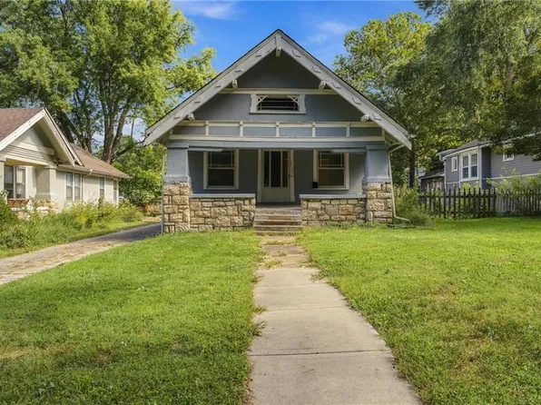 5817 Oak St, Kansas City, MO 64113