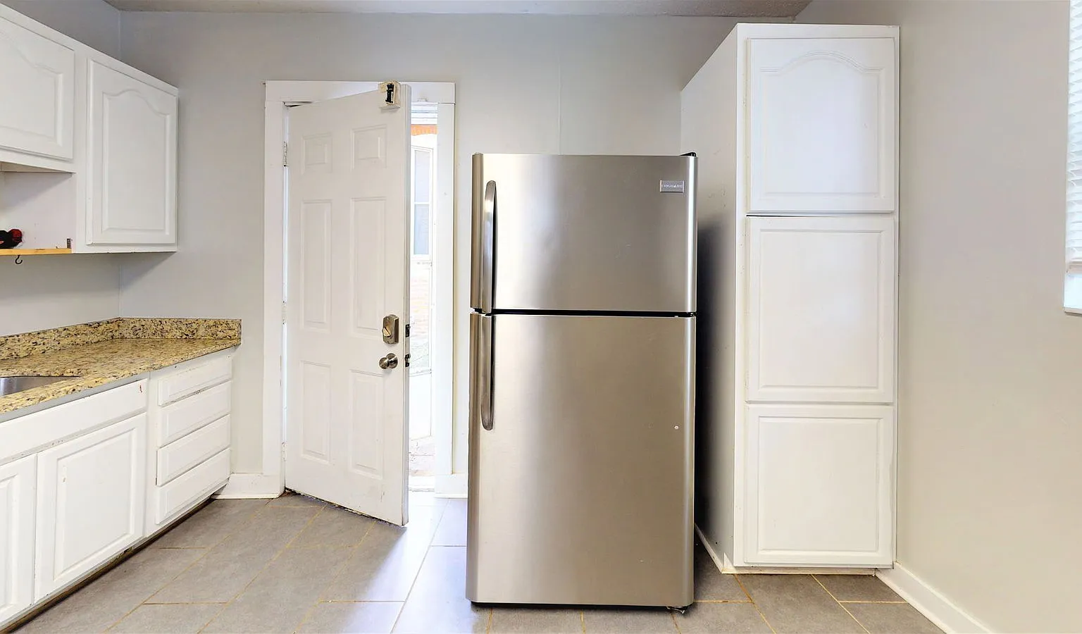 4 bed, 2.0 bath, $2,495 — Photo 4