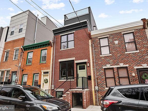 2nd image of 2209 Montrose St