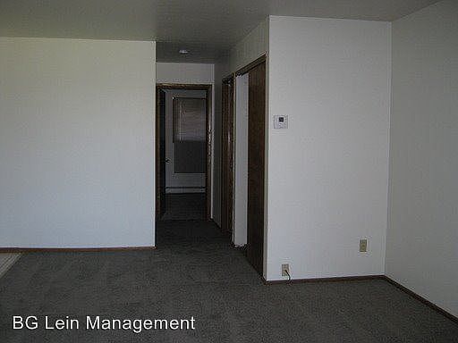 2nd image of 5621 W Valley Forge Dr APT 3