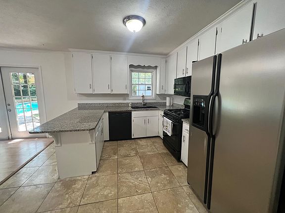 5th image of 2315 Kara Dr