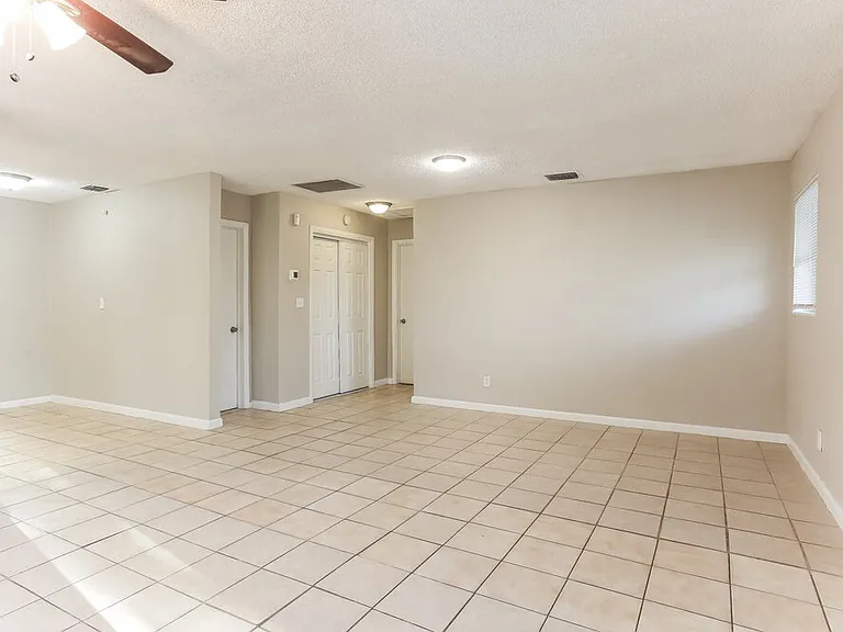 610 NW 2nd Ave — Photo 6