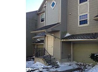 19 Hawthorne Dr, New London, CT 06320