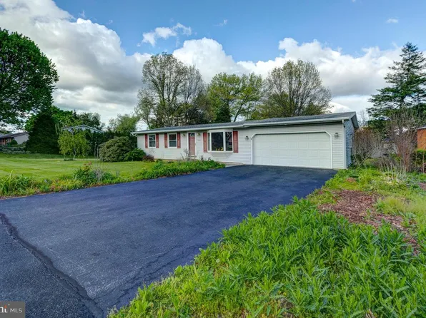 203 Shughart Ave, Boiling Springs, PA 17007