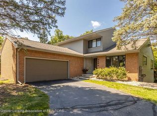 2464 Emerald Lake Dr, East Lansing, MI 48823