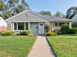 2446 Hawthorne Rd, Homewood, IL 60430