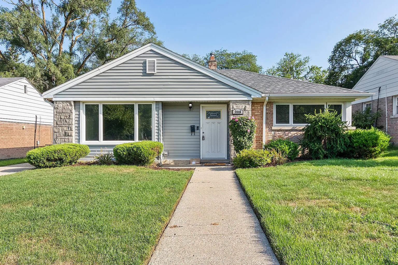 2446 Hawthorne Rd photo 1