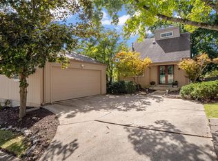 1632 Award Dr, Ballwin, MO