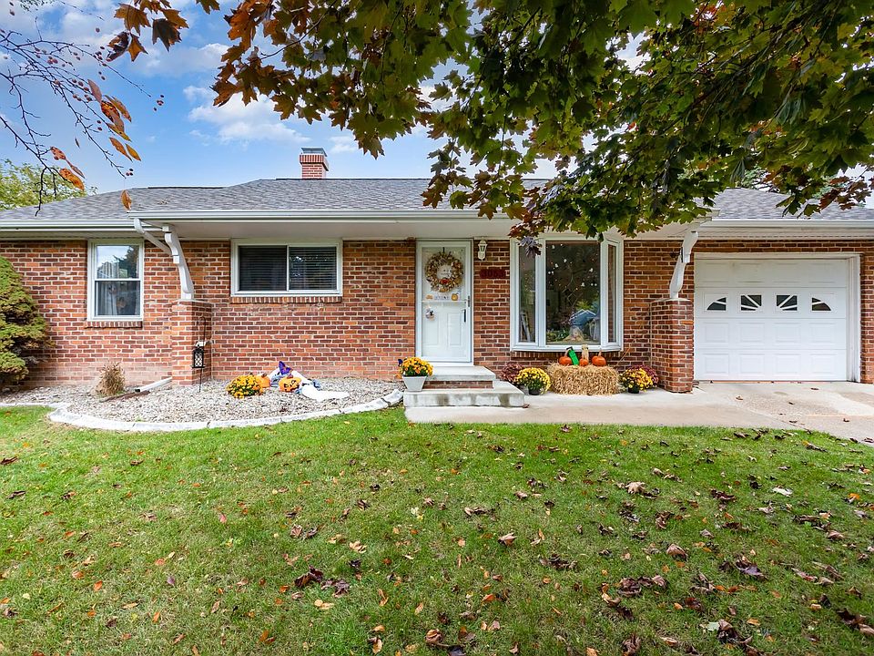 1st image of 3053 Canterbury Dr