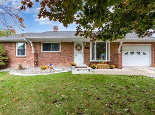 3053 Canterbury Dr, Bay City, MI