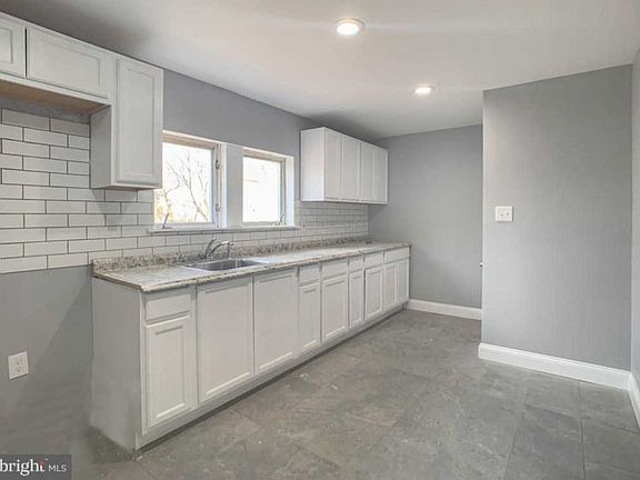 5th image of 2135 Lexington Ave