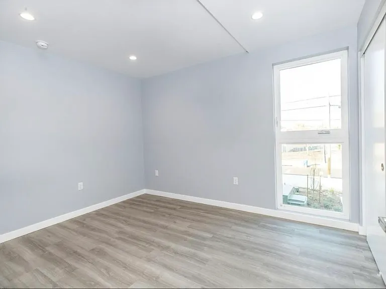 4302 Elizabeth St #22 — Photo 8