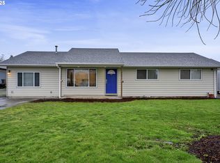 820 E 3rd St, Molalla, OR 97038