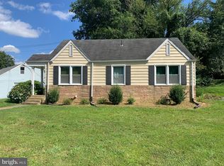 6937 Regent Ln, Falls Church, VA 22042