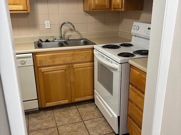 The Avery — Photo 31