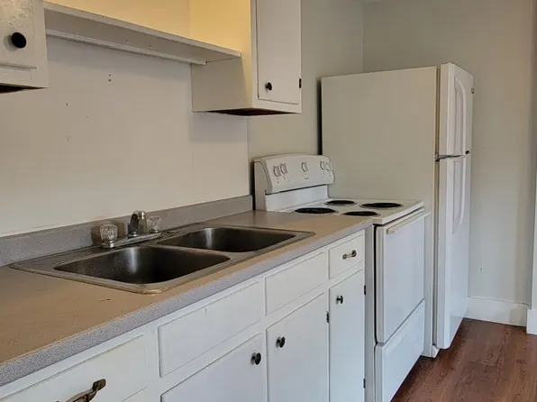 41 Pine St, Laconia, NH