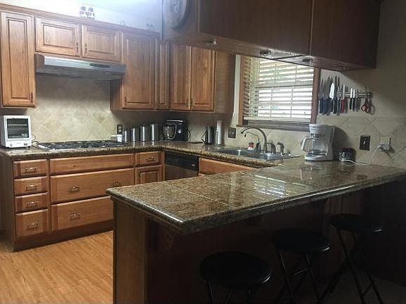 5th image of 1206 Walters Way