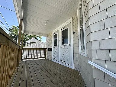 3rd image of 435-437 Stetson St #1